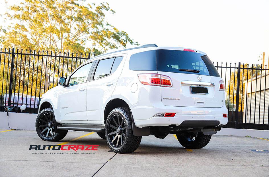 HOLDEN TRAILBLAZER HEIST SATIN BLACK